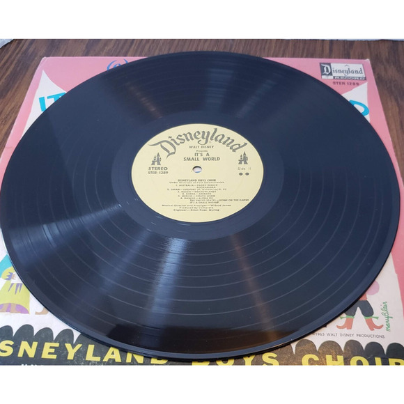 Walt Disney presents IT’S A SMALL WORLD Vinyl LP Disneyland 1289 - Good 1965 - Picture 4 of 14